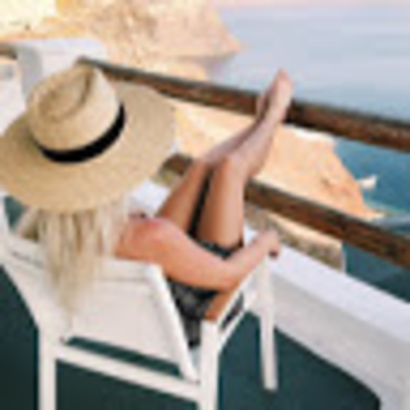 Meet your Posher, Stephanie - Picture 1 of 1